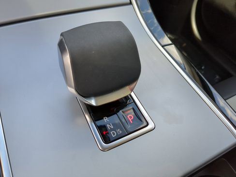 Used 2025 Land Rover Range Rover Velar S image 24