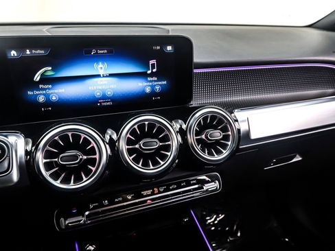 Used 2023 Mercedes-Benz GLB 250 GLB 250 SUV image 20