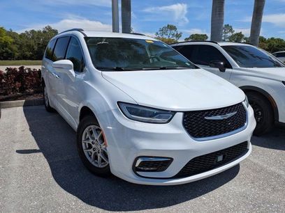 Used 2021 Chrysler Pacifica Touring-L