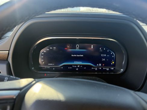 Used 2023 Chevrolet Suburban Premier image 13