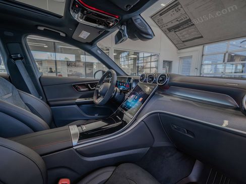 New 2026 Mercedes-Benz GLC 43 AMG 4MATIC image 17