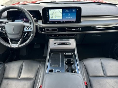 Used 2026 Lincoln Aviator 2WD image 3