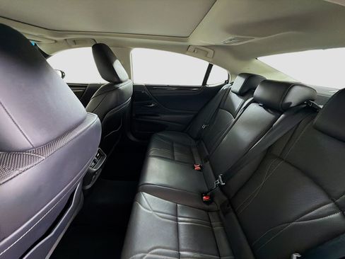 Used 2019 Lexus ES 350 Ultra Luxury w/ Accessory Package 2 FWD image 28