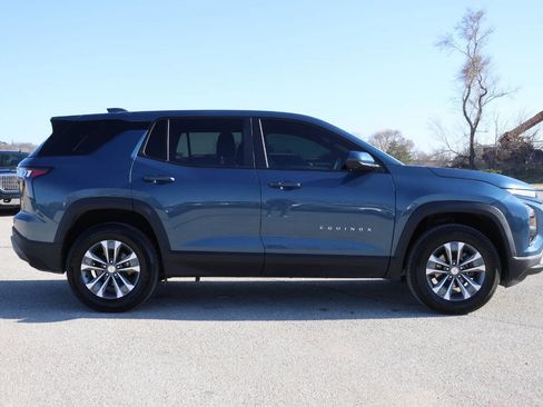 Used 2025 Chevrolet Equinox LT w/ Safety and Technology Package image 7