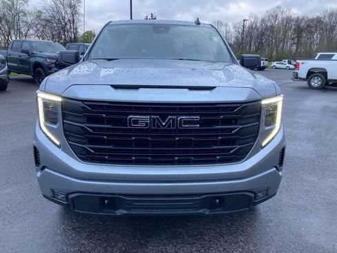 New 2026 GMC Sierra 1500 Elevation w/ LPO, Elevation Black Package AWD/4WD image 9