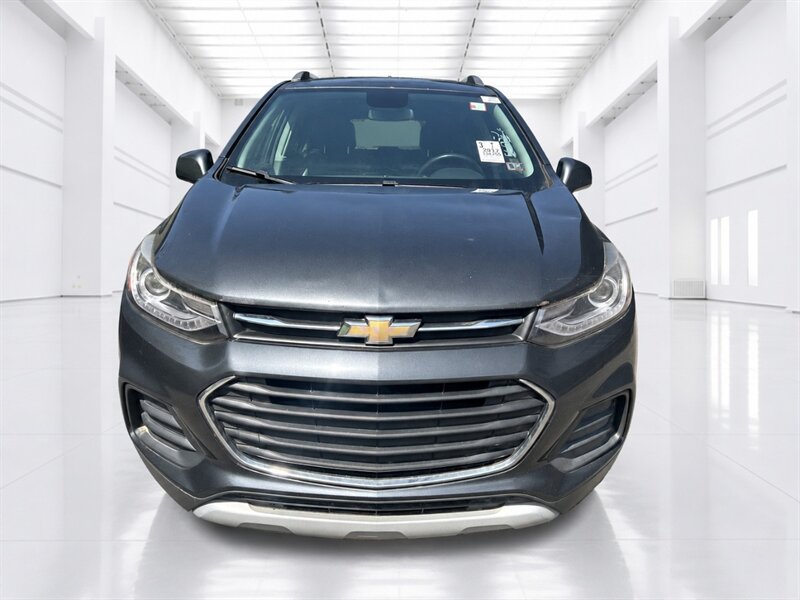 Used 2017 Chevrolet Trax LT w/ LT Convenience Package AWD/4WD image 6