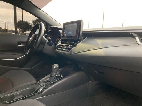 Used 2025 Toyota Corolla SE image 12