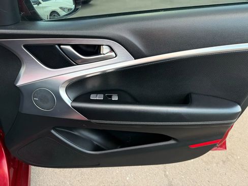 Used 2020 Genesis G70 2.0T image 25