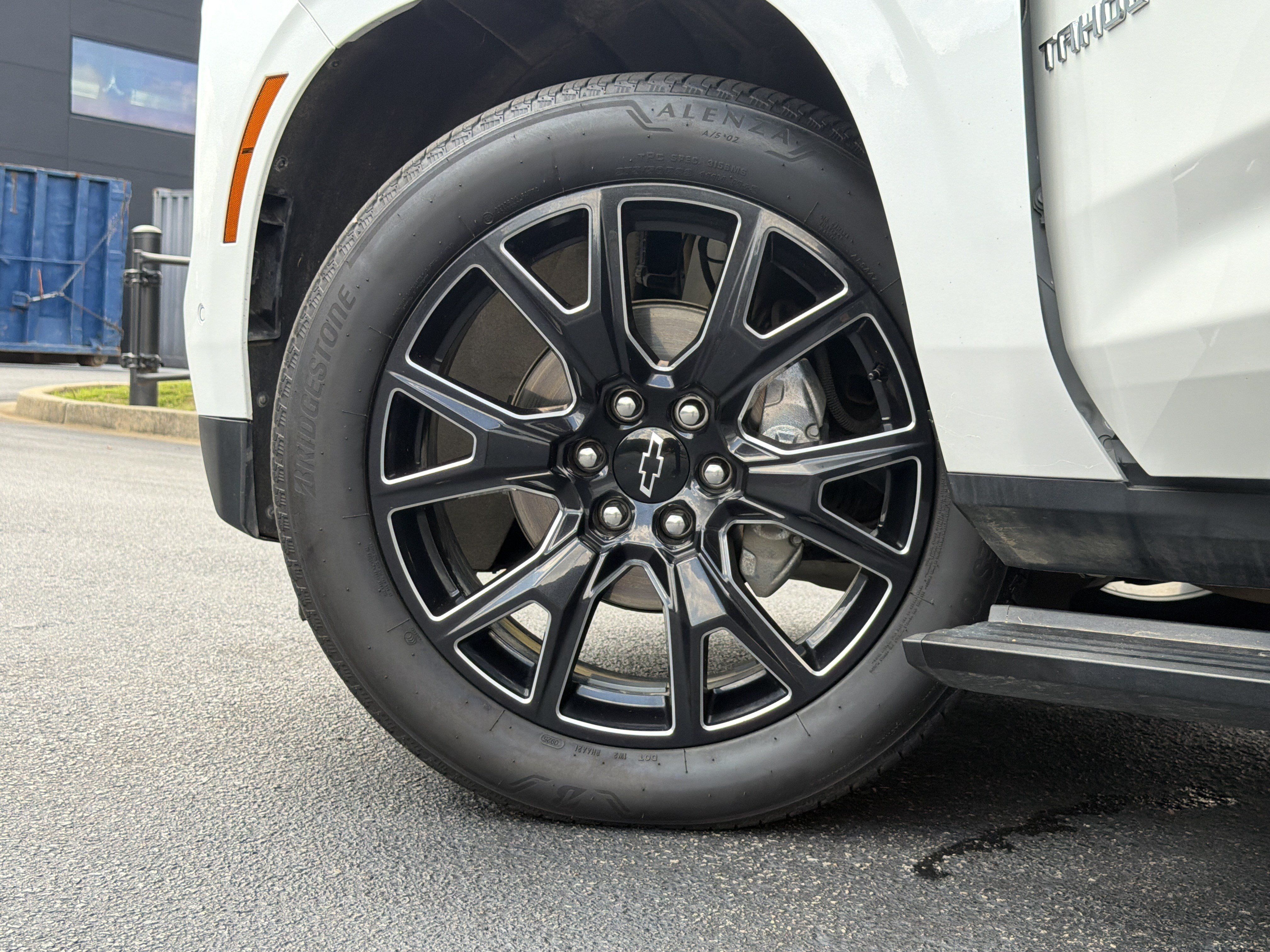 Used 2025 Chevrolet Tahoe High Country AWD/4WD image 18