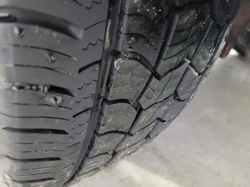 Used 2008 Buick Enclave CXL w/ Entertainment Package #2 image 28