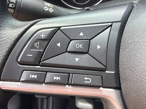 Used 2025 Nissan Altima 2.5 SV FWD image 24