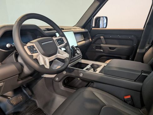 New 2026 Land Rover Defender 130 X-Dynamic SE image 12