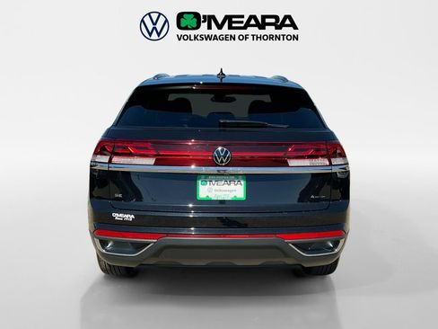 Used 2025 Volkswagen Atlas Cross Sport SE AWD/4WD image 4