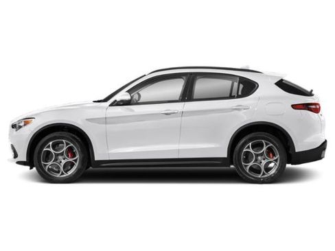 Used 2018 Alfa Romeo Stelvio Sport w/ Quick Order Package 22J Sport AWD/4WD image 3