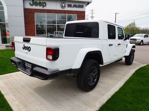 New 2026 Jeep Gladiator Sport image 31