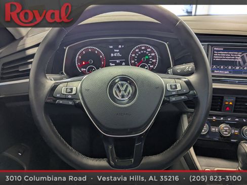 Used 2019 Volkswagen Jetta SE image 17