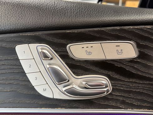 Used 2017 Mercedes-Benz E 300 4MATIC image 17