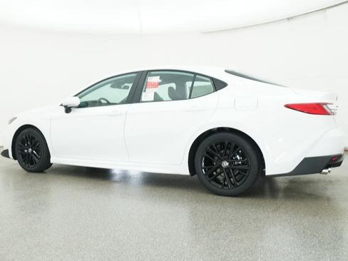 New 2026 Toyota Camry SE image 18