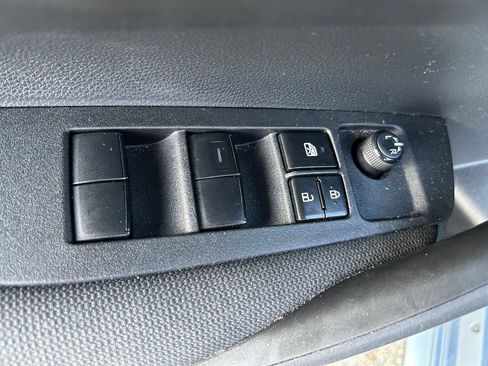 Used 2022 Toyota Corolla LE FWD image 17
