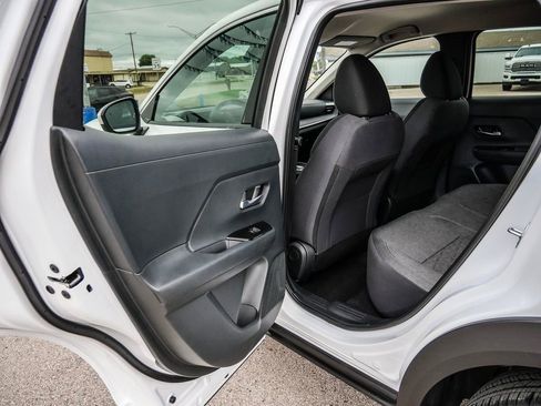 Used 2025 Nissan Kicks SV image 22