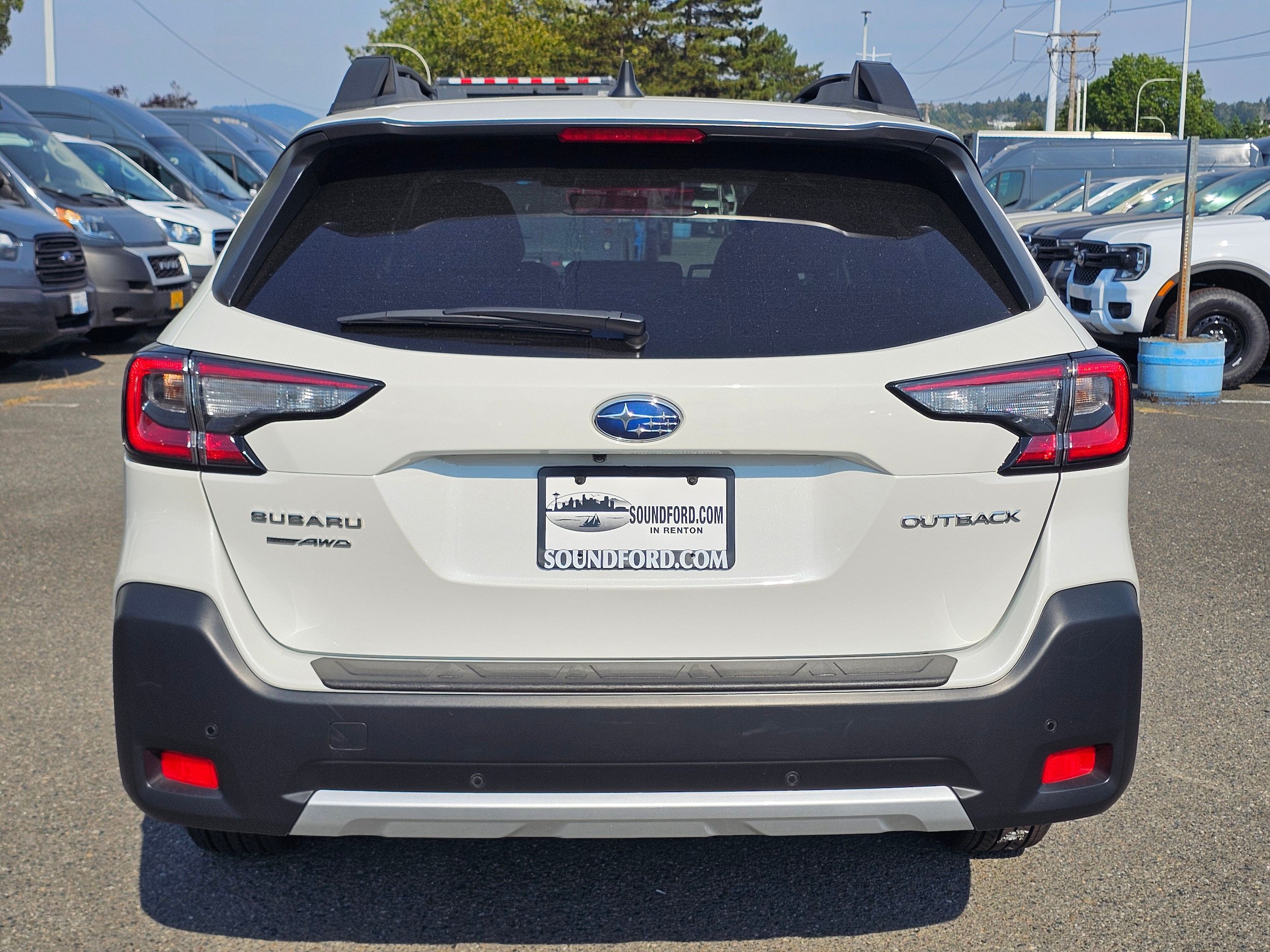 Used 2025 Subaru Outback Limited AWD/4WD image 6