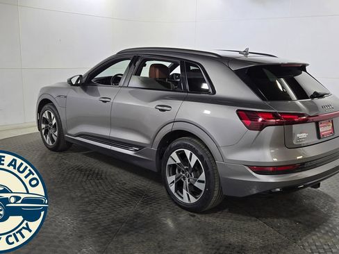 Used 2021 Audi e-tron Premium w/ Convenience Plus Package AWD/4WD image 5