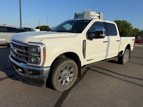 Used 2023 Ford F350 Lariat w/ Lariat Ultimate Package AWD/4WD image 6