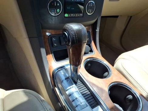 Used 2011 Buick Enclave CXL FWD image 13