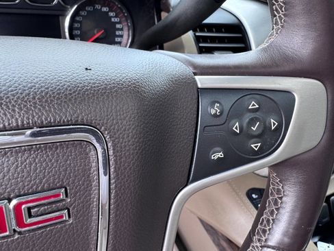 Used 2016 GMC Yukon XL SLT w/ Open Road Package image 17