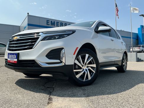 Certified 2023 Chevrolet Equinox Premier AWD/4WD image 2