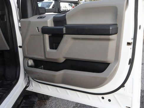 Used 2019 Ford F550 2WD Regular Cab Super Duty image 38