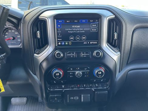 Used 2023 Chevrolet Silverado 2500 LT image 7