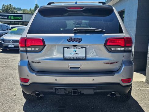 Used 2017 Jeep Grand Cherokee Trailhawk w/ Trailhawk Luxury Group AWD/4WD image 4