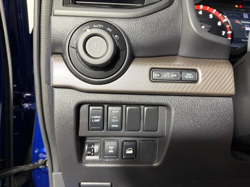 Used 2024 Nissan Titan PRO-4X w/ Pro-4x Convenience Package AWD/4WD image 13