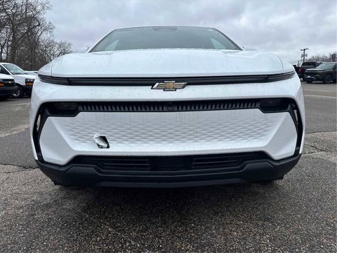 New 2026 Chevrolet Equinox EV LT image 22