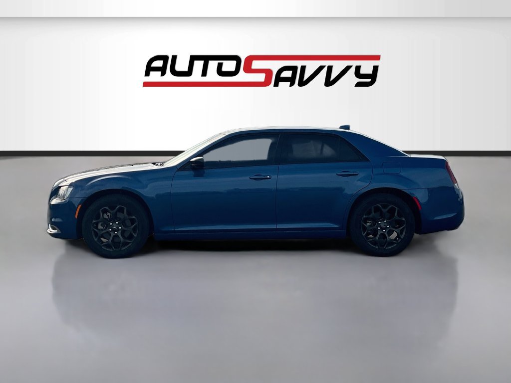 Used 2022 Chrysler 300 Touring w/ Sport Appearance Package AWD/4WD image 4