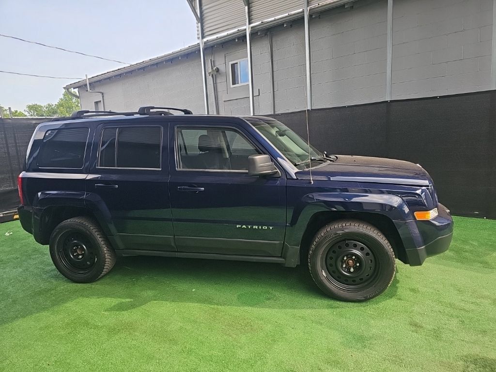 Used 2014 Jeep Patriot Sport w/ Power Value Group FWD image 3