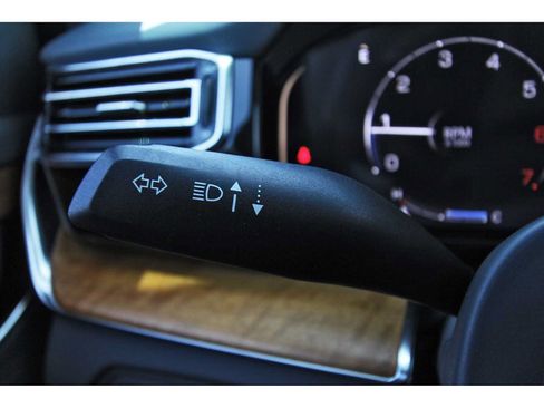 Used 2023 Jeep Grand Wagoneer Series II w/ Premium Group II AWD/4WD image 18