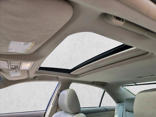 Used 2010 Toyota Camry XLE FWD image 17