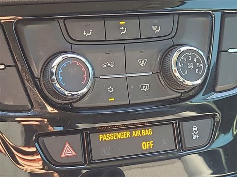 Used 2022 Buick Encore Preferred image 13