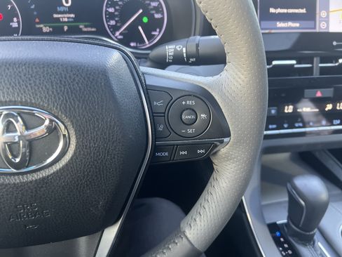 Used 2019 Toyota Avalon Limited FWD image 17