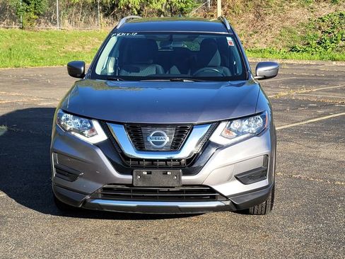 Used 2017 Nissan Rogue SV image 4