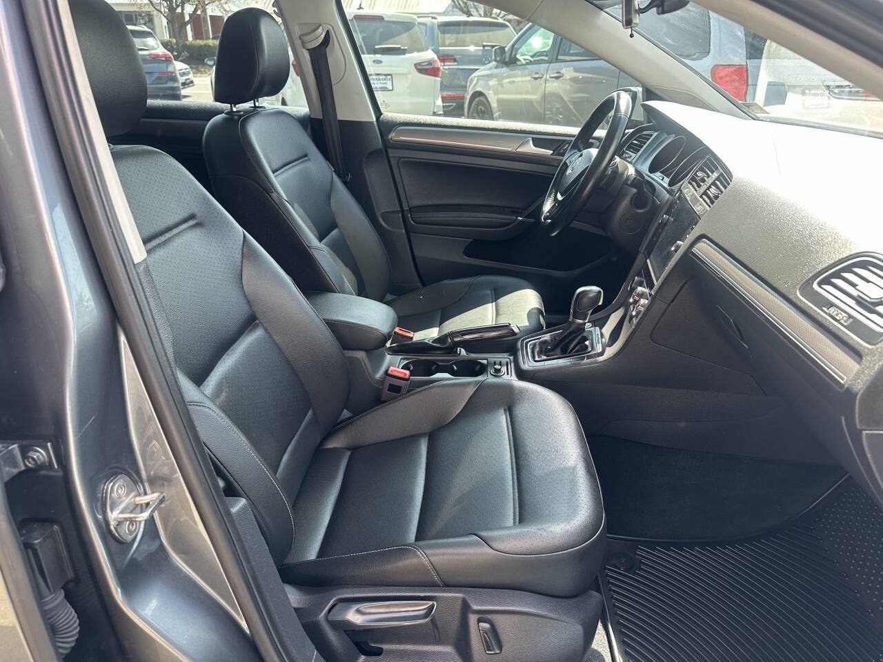 Used 2018 Volkswagen Golf Alltrack SE AWD/4WD image 14