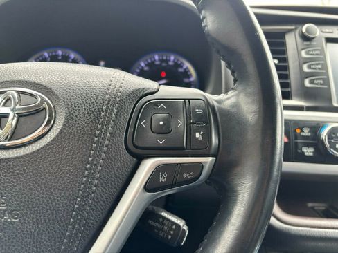 Used 2018 Toyota Highlander XLE image 35