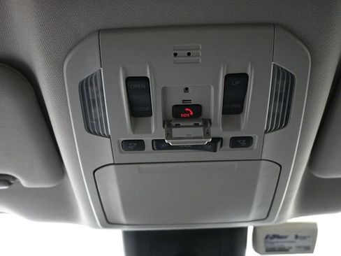 Used 2022 Toyota Highlander XLE image 22