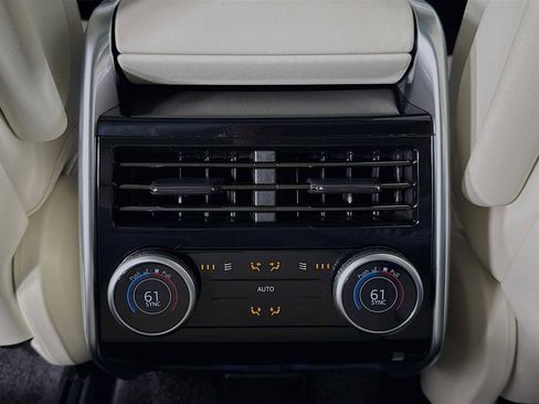 New 2025 Land Rover Range Rover SE image 25