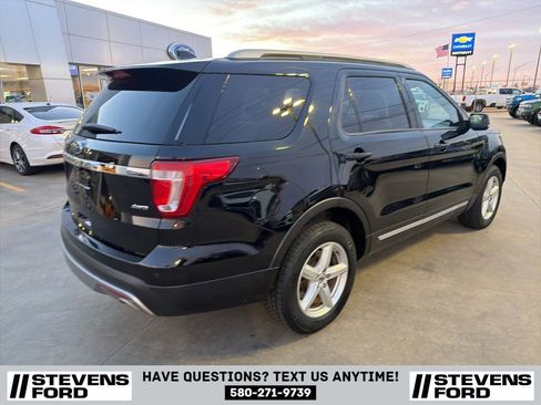 Used 2017 Ford Explorer XLT w/ Equipment Group 202A image 4