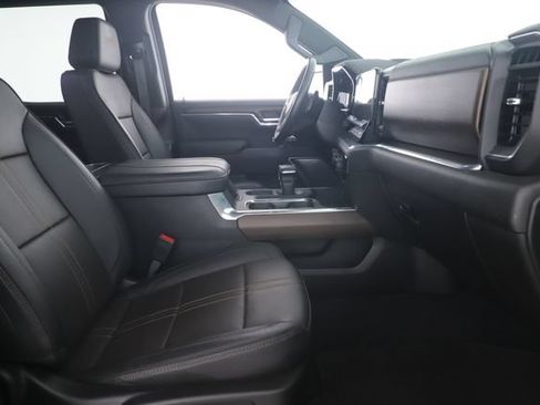 Used 2024 Chevrolet Silverado 1500 High Country w/ Technology Package AWD/4WD image 35