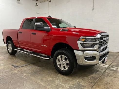 Used 2026 RAM 2500 Big Horn AWD/4WD image 7