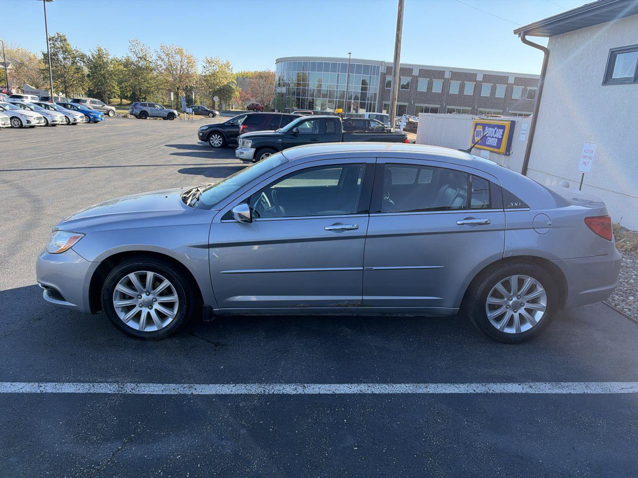 Used 2013 Chrysler 200 Limited FWD image 6